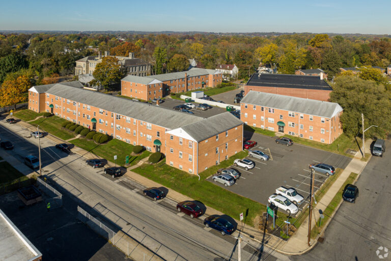 walnut-chestnut-garden-apartments-chester-pa-building-photo (4)